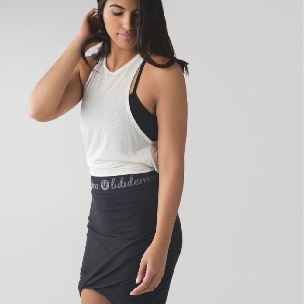 Lululemon Inner Essence Skirt in Black
